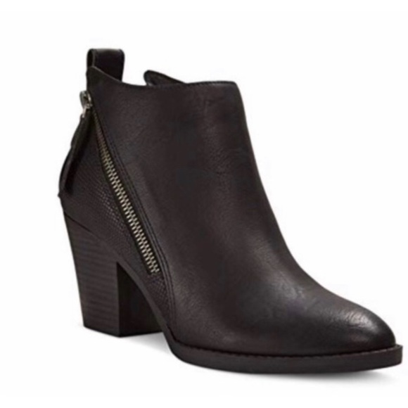 Vintage Dolce Vita never worn black leather booties with zippers .6 - Picture 2 of 5